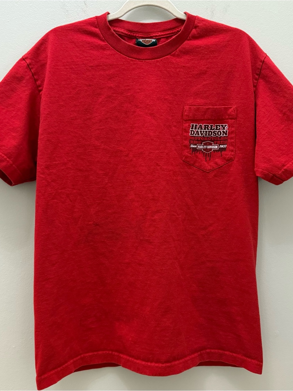 Harley-Davidson Biker Bright Red Pocket Tee Woth Graphic Logo on Back Size Large